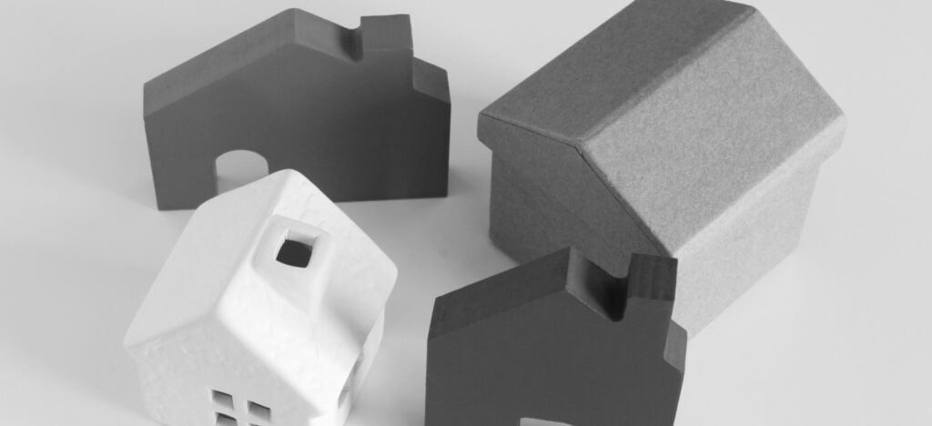 家を建てるなら平屋と二階建てのどっちがいい？